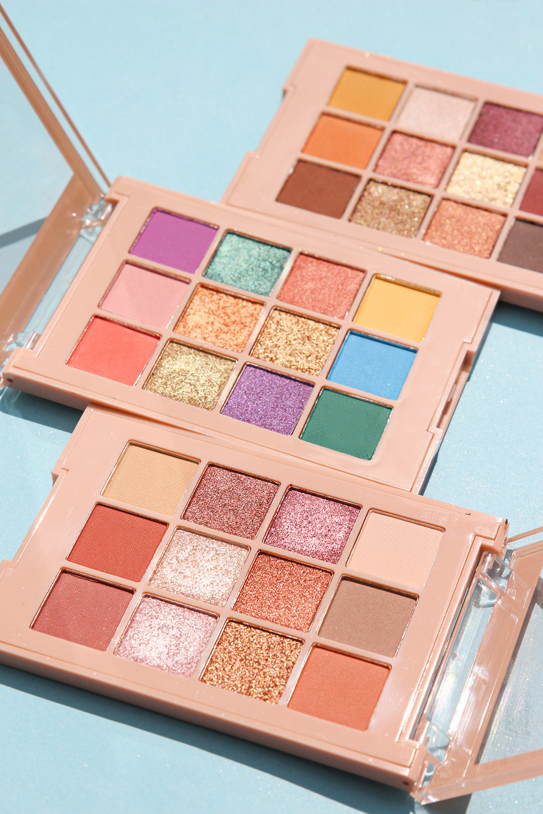 Travel size eyeshadow palette
