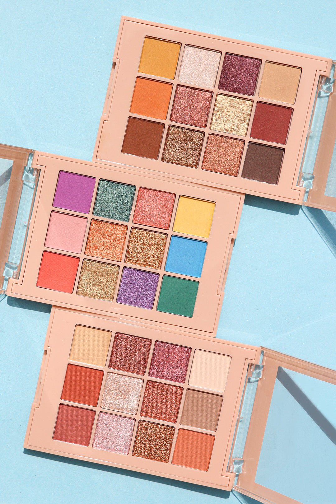 Travel size eyeshadow palette